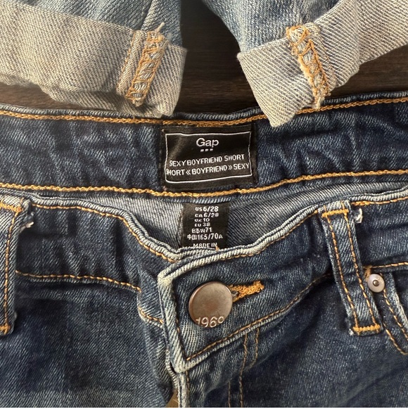 Gently Loved 🫧 GAP Sexy Boyfriend Short Bundle 👖 - Picture 2 of 4